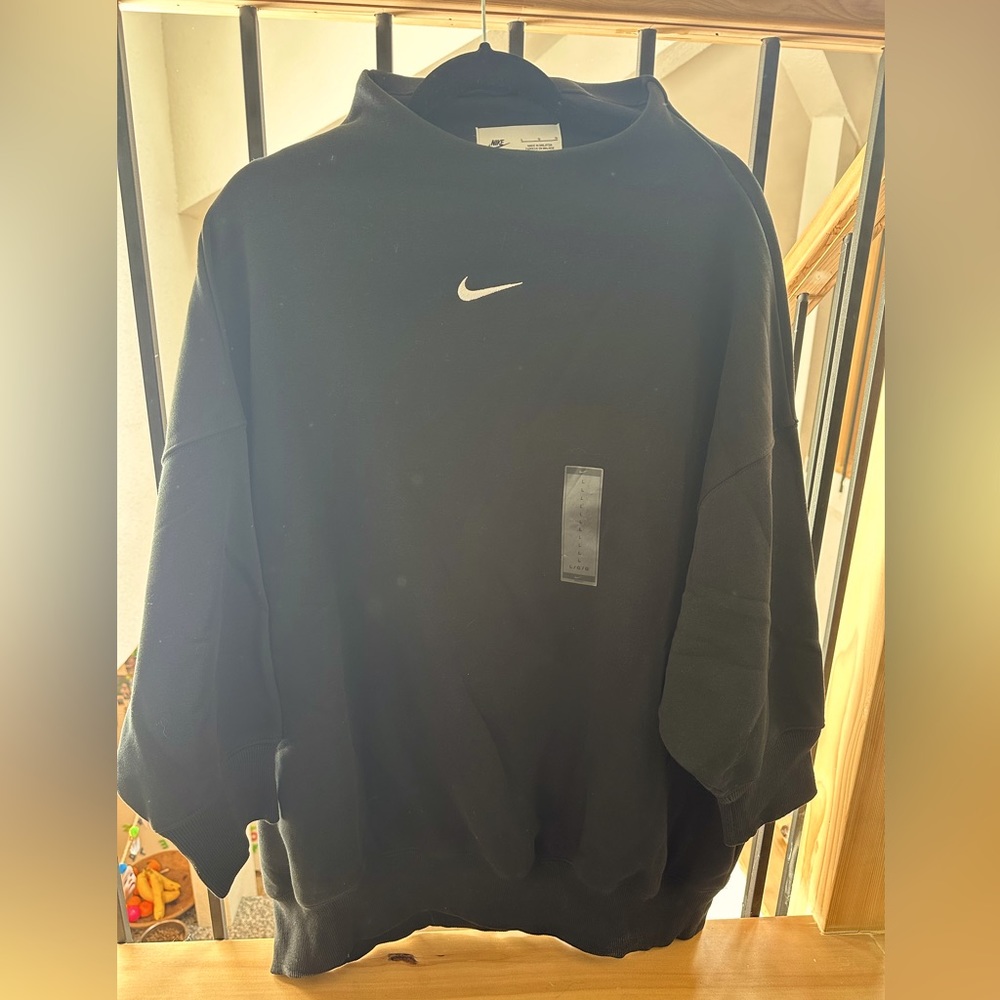 NEW WITH TAGS Nike mock neck sweatshirt